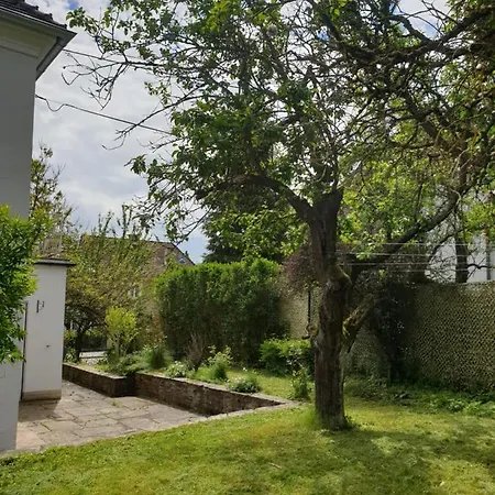 Family Wohnen Mit Garten Am Fusse Des Poestlingbergs Lage Villenviertel アパート *