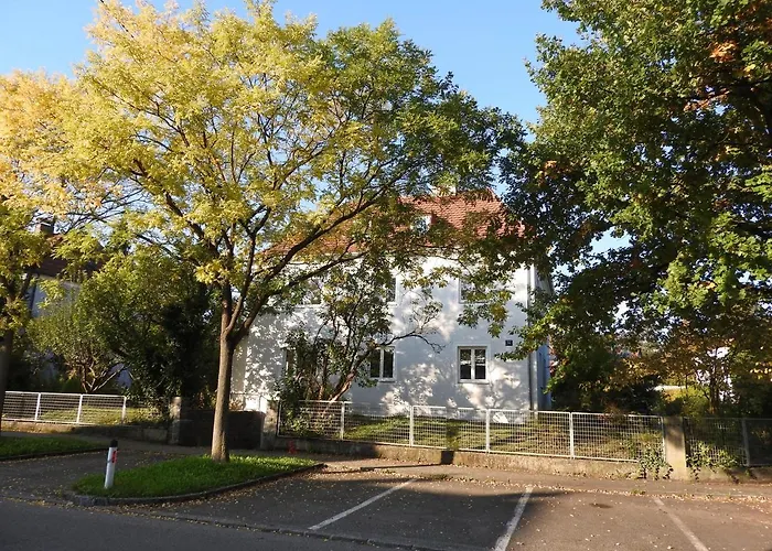 Family Wohnen Mit Garten Am Fusse Des Poestlingbergs Lage Villenviertel Linz